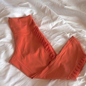 Lululemon coral crops